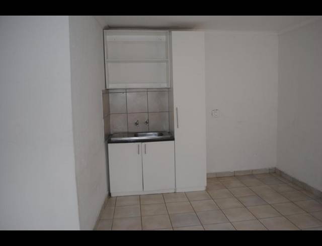 8 BEDROOM HOUSE FOR SALE IN DOBSONVILLE EXT 3